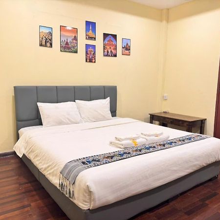 Yula Hotel Thatluang Виентиане Екстериор снимка