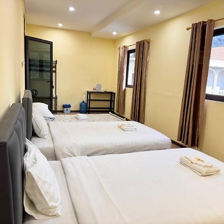 Yula Hotel Thatluang Виентиане Екстериор снимка