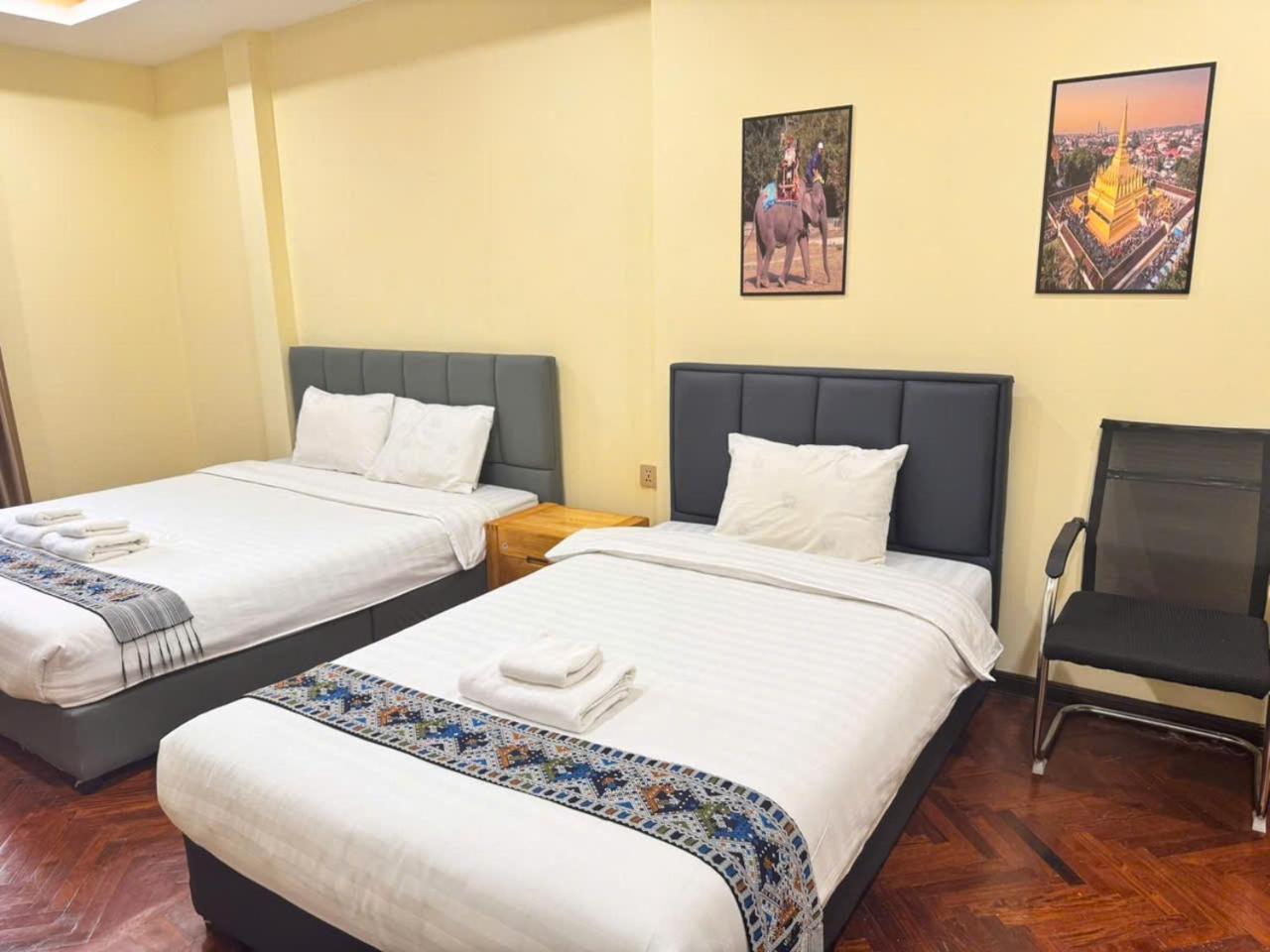 Yula Hotel Thatluang Виентиане Екстериор снимка